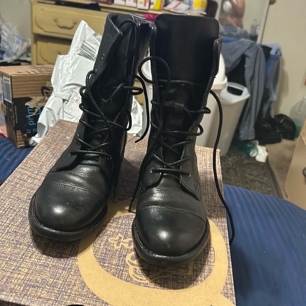 Like new Born boots.i woore them 4 timeses.